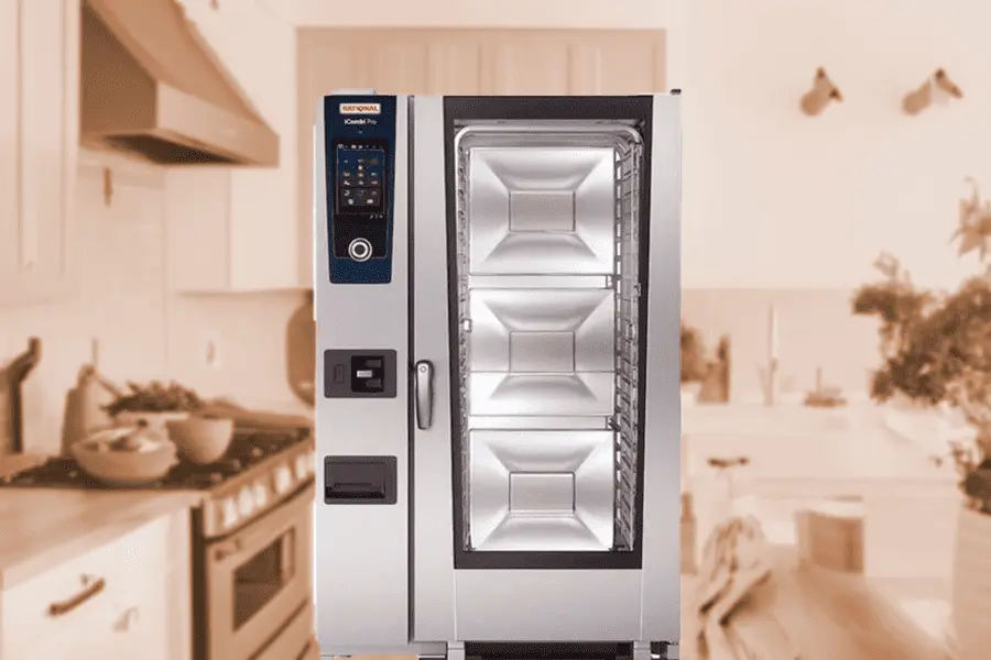 Cocina de hogar mostrando un tipo de horno llamado horno combinado